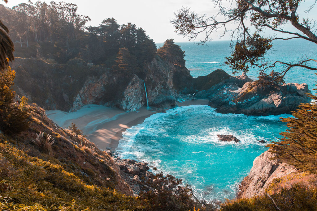 derek-thomson-443919-unsplash