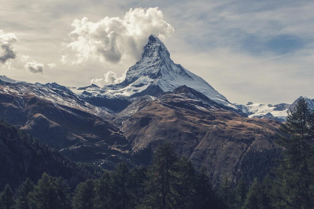 sven-scheuermeier-37377-unsplash